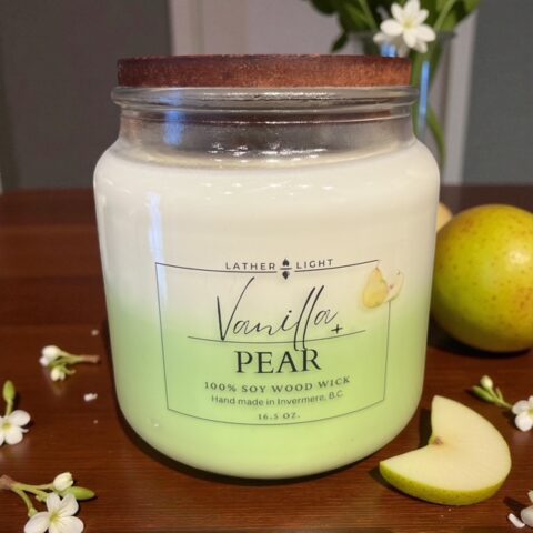 Vanilla Pear wooden wick soy candle